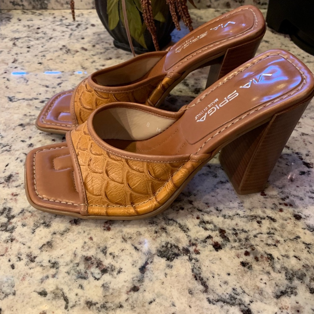 Via Spiga 8 M gold-yellow stacked heel slides